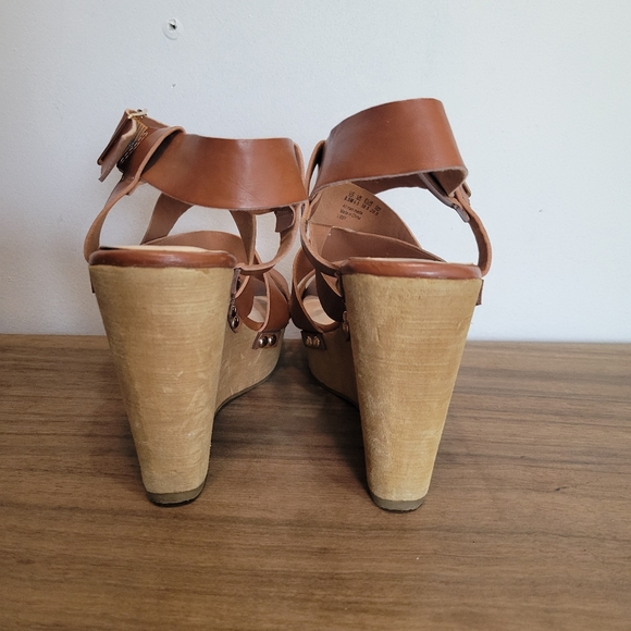 Fergalicious 8.5 brown wedges - Picture 8 of 10